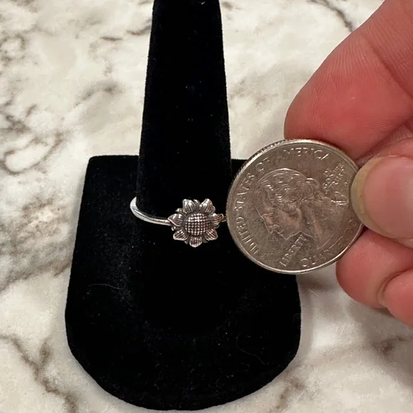 Silver Sunflower Ring - Picture 2 of 3